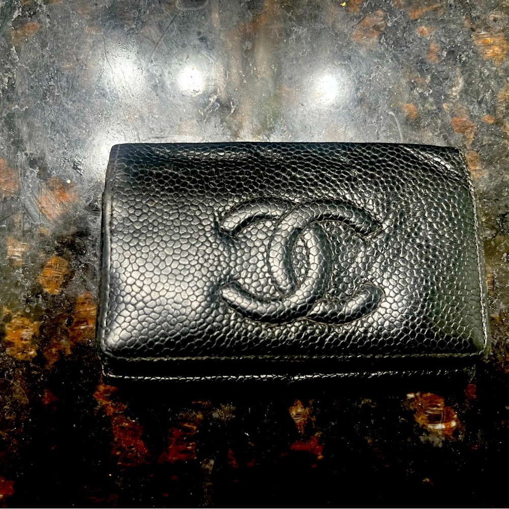CHANEL Black Caviar Leather 6 Key Holder Case